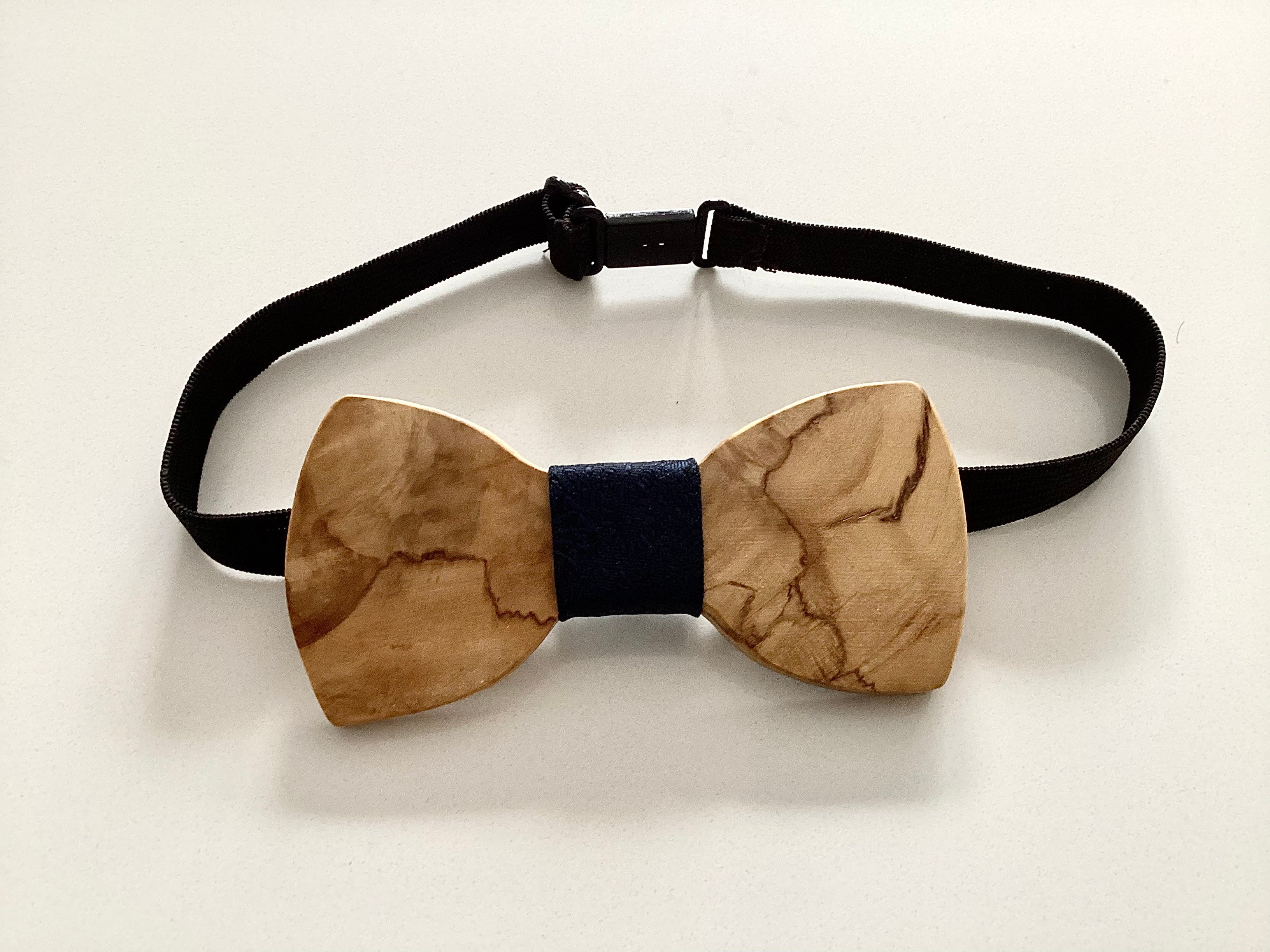 Noeud papillon en bois