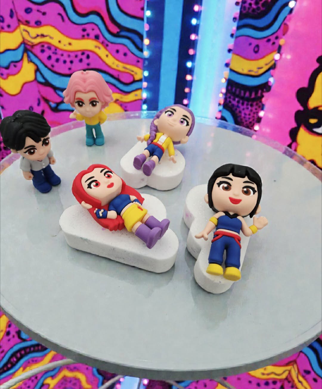 Bombe avec figurine et insertions de couleurs (limonade à la pastèque)