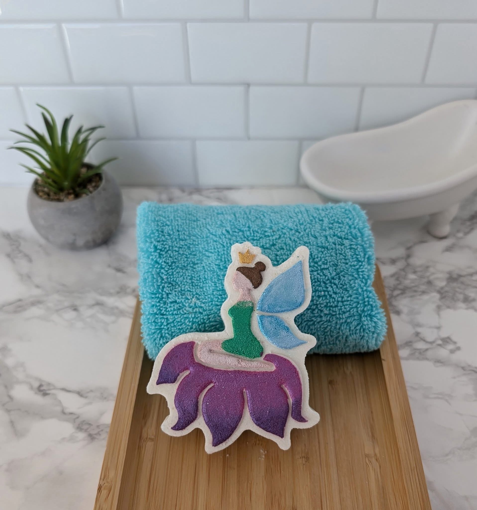 Bombe de bain fée sur fleur