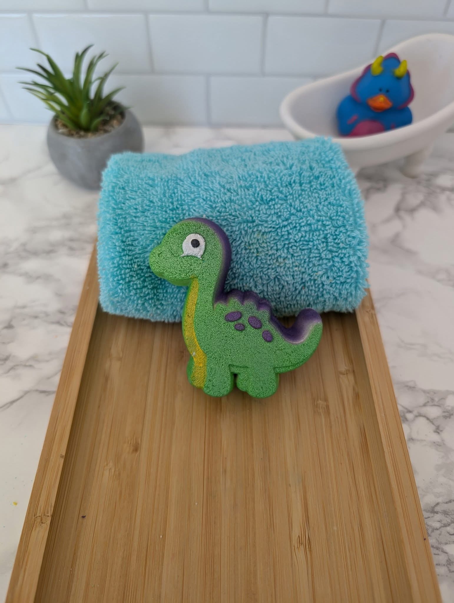 Bombe de bain dinosaure long cou