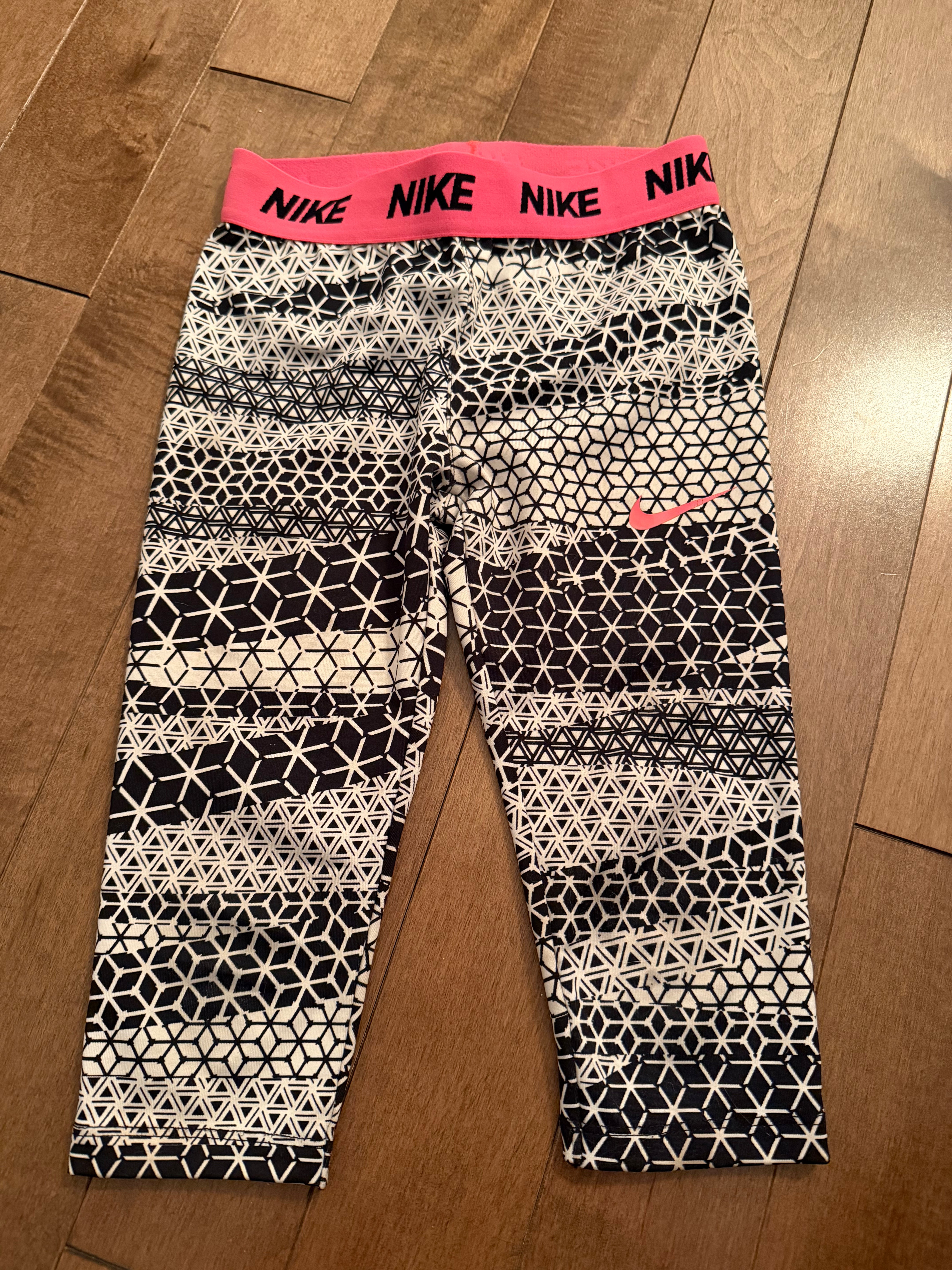 Pantalon 3/4 nike 6-7 ans