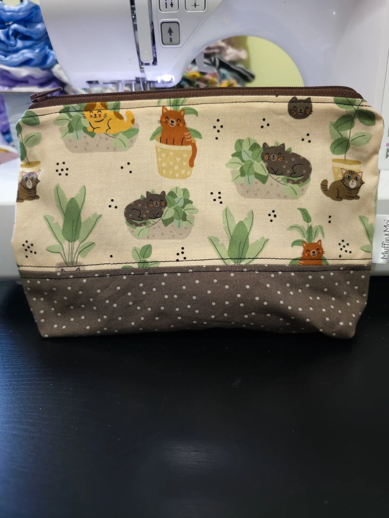 Pochette chat pots de fleurs ton beige