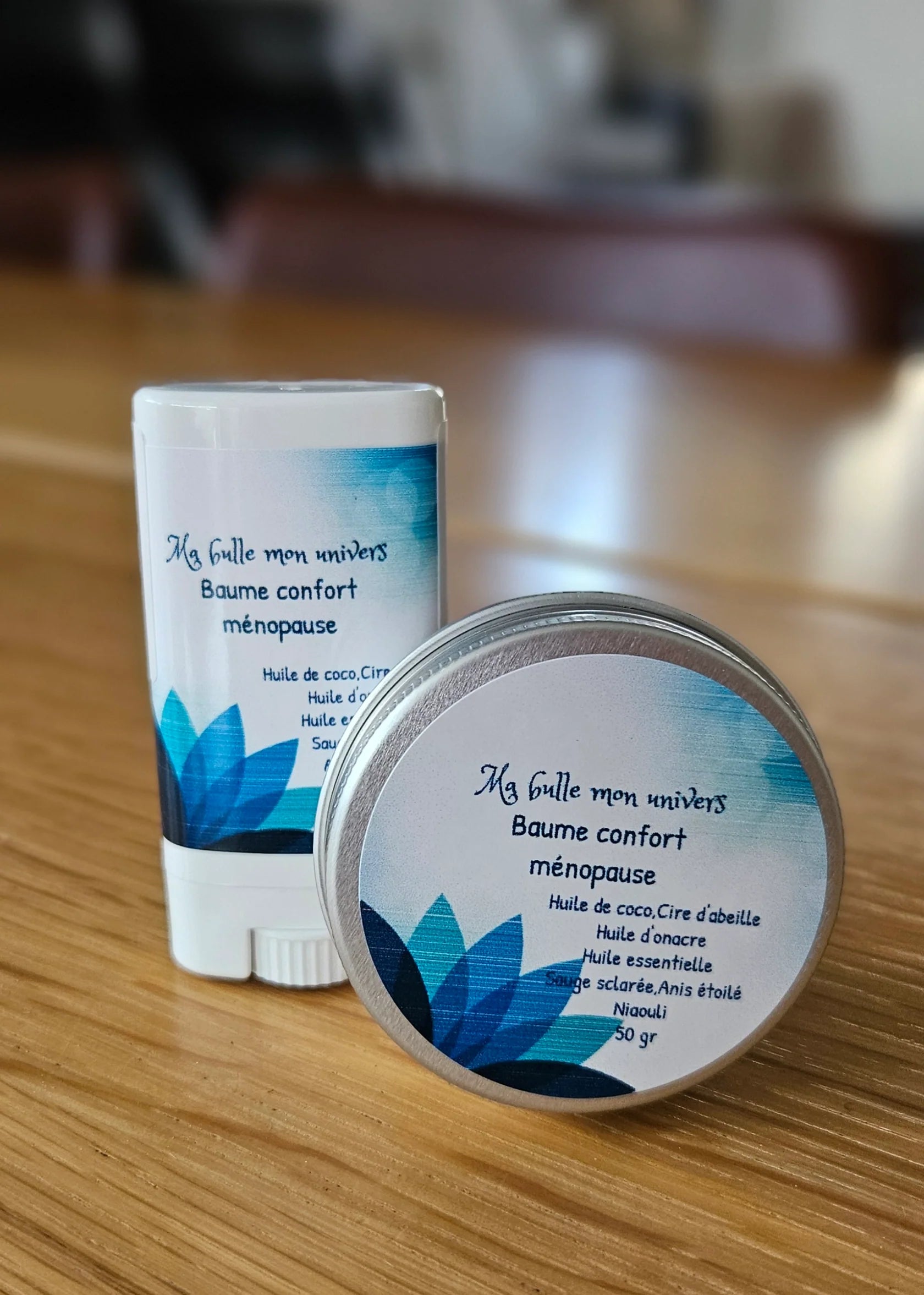 Les chaleurs dû à la ménopause ne sont pas de tout repos , nuits écourtées , irritabilité,inconfort,stress sont des symptômes qui peuvent être diminué avec les huiles essentielles et l'huile  d'onagre. 

Appliquer ce baume 2 à 3 fois par jour à l'intérieu